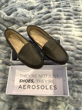 AEROSOLES Women’s Black Pebbled Leather Driving Loafers